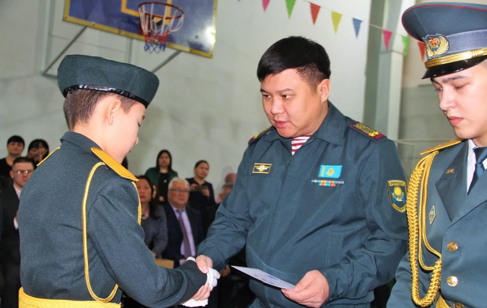 Юные патриоты приняли присягу в Усть-Каменогорске