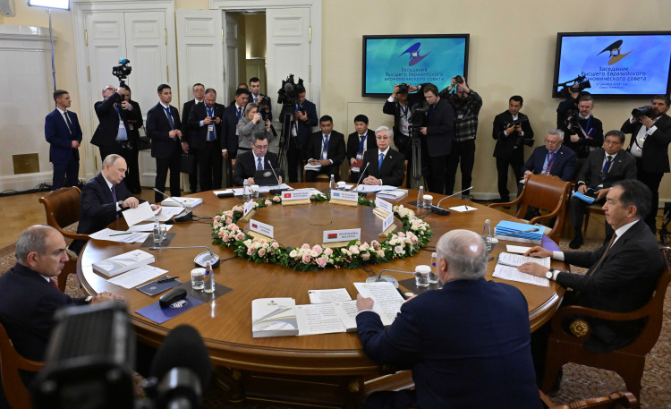 Президент Жоғары Еуразиялық экономикалық кеңестің шағын құрамдағы отырысына қатысты