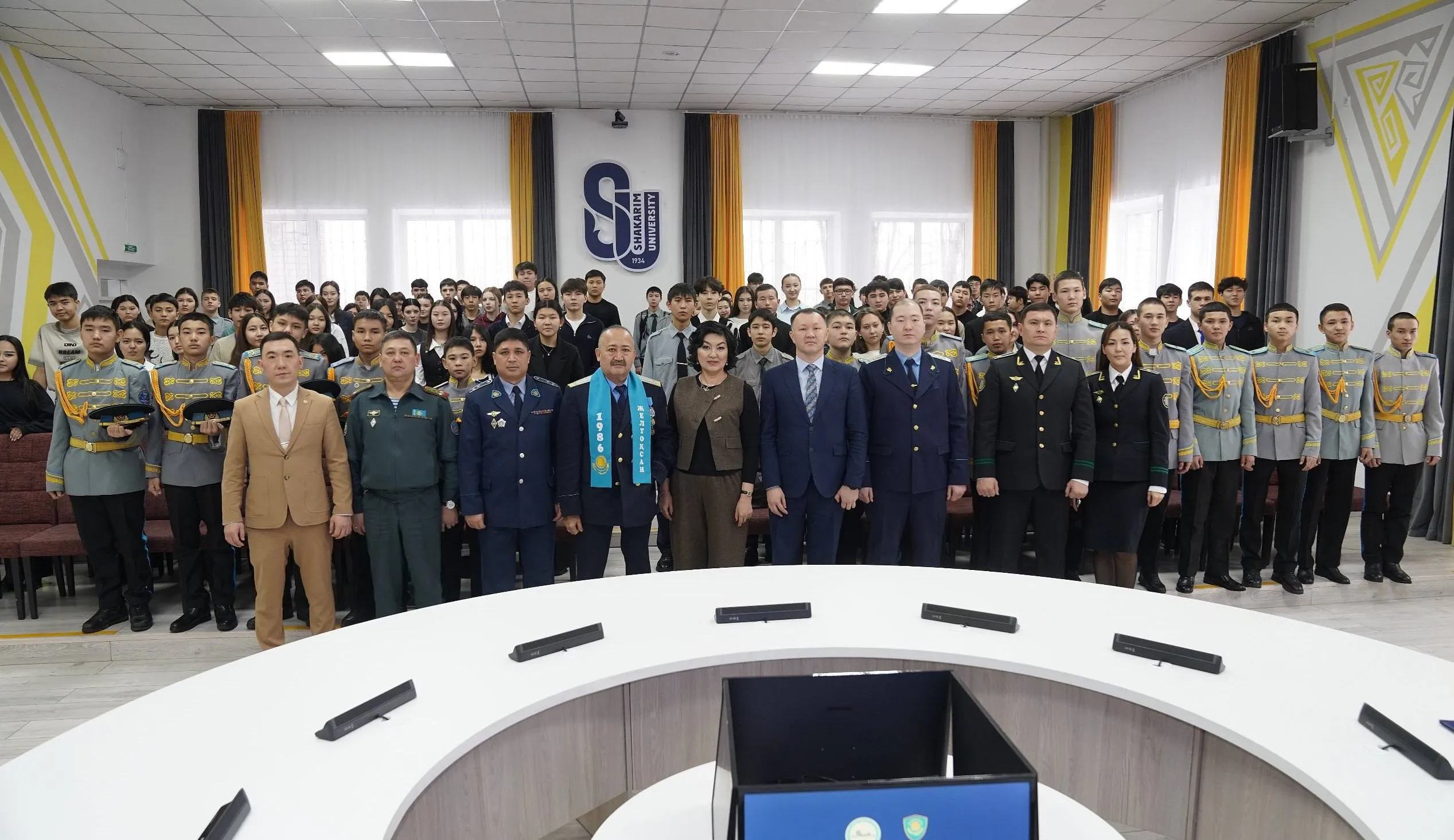 Абай облысында  құқықтық сауаттылықты арттыруға арналған кездесуге 300-ге жуық студент қатысты