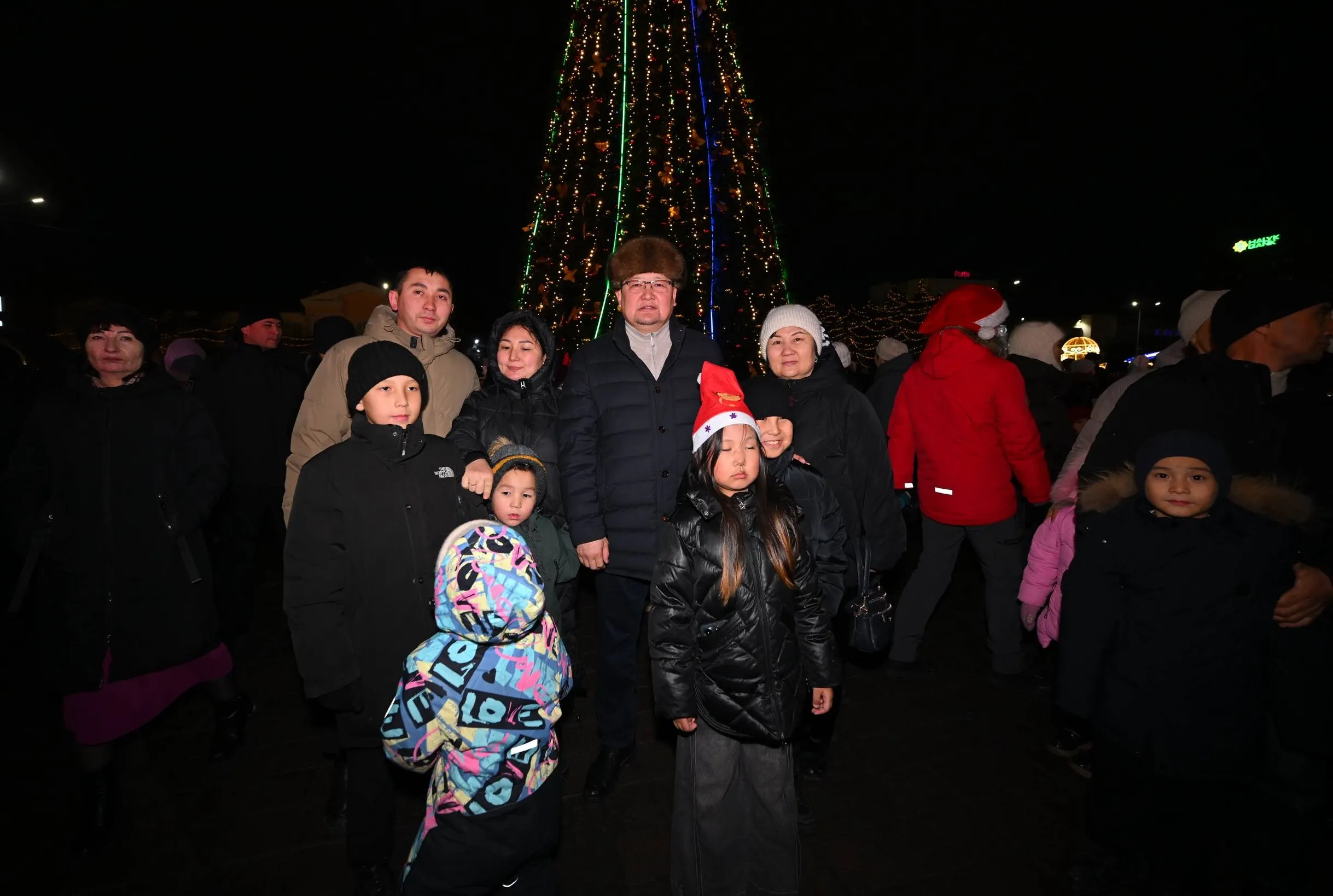 Облыс әкімі Жаңа жылға арналған мерекелік шараны тамашалады