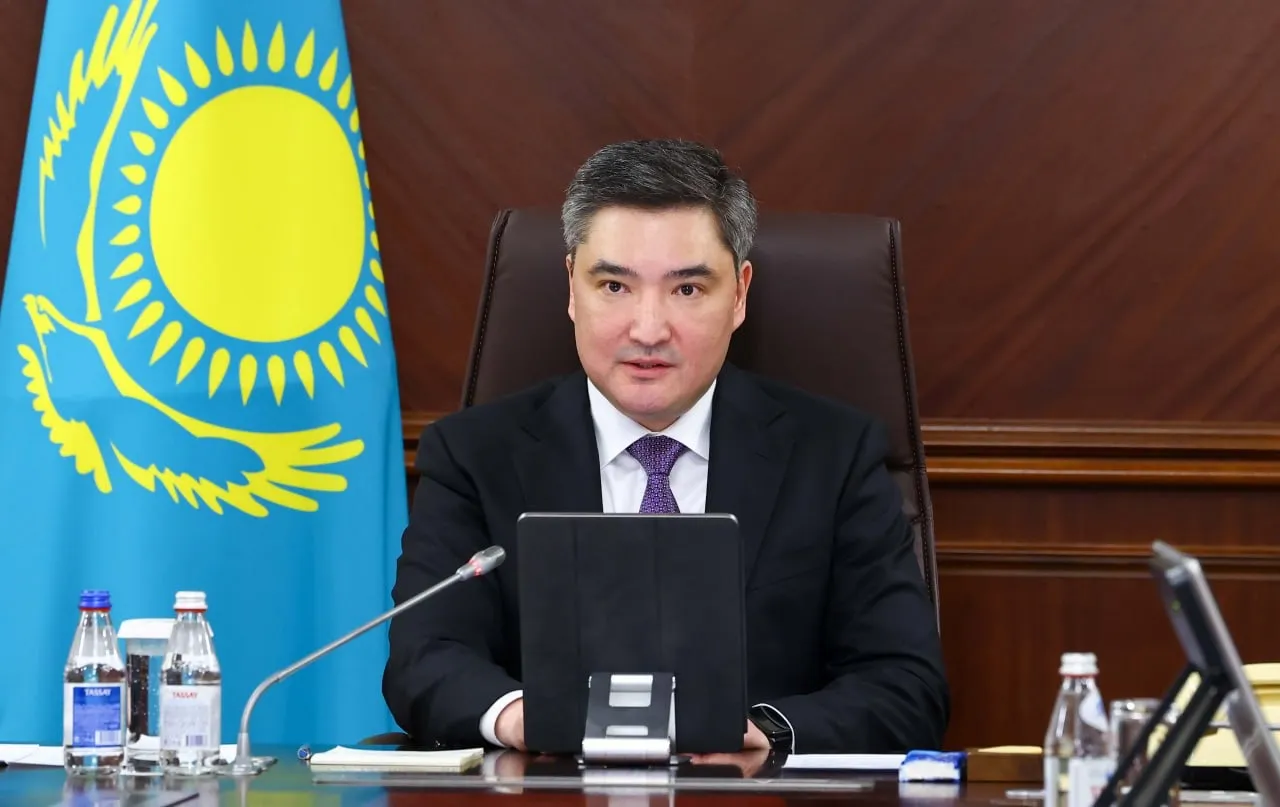 Үкімет жеке медициналық ұйымдарды қаржыландыруда көптеген заңбұзушылықтарды анықтады: Олжас Бектенов ӘМСҚ-ны Қаржы министрлігінің басқаруына беруді тапсырды