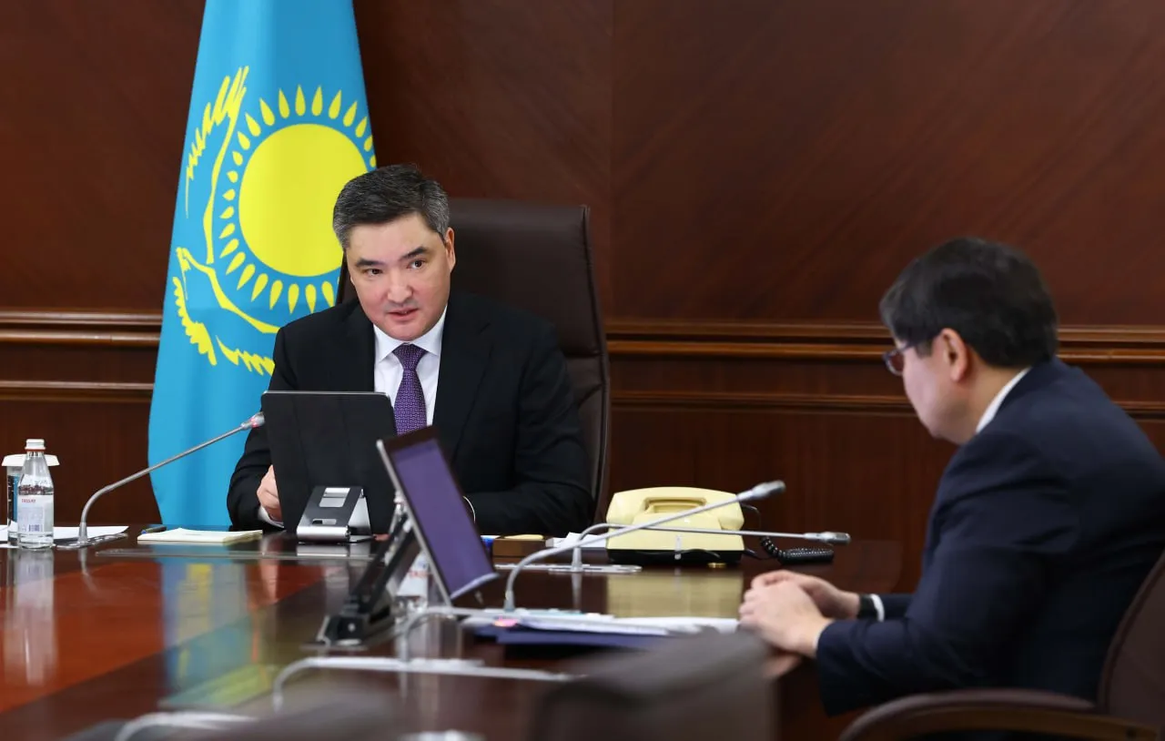 Правительство выявило множество нарушений в финансировании медорганизаций: Олжас Бектенов поручил передать ФСМС в Минфин