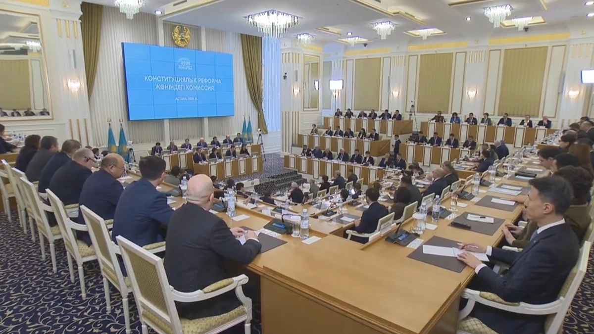 Азат Перуашев: Конституциялық реформа – бұл бүкіл саяси жүйені терең қайта жаңғырту 