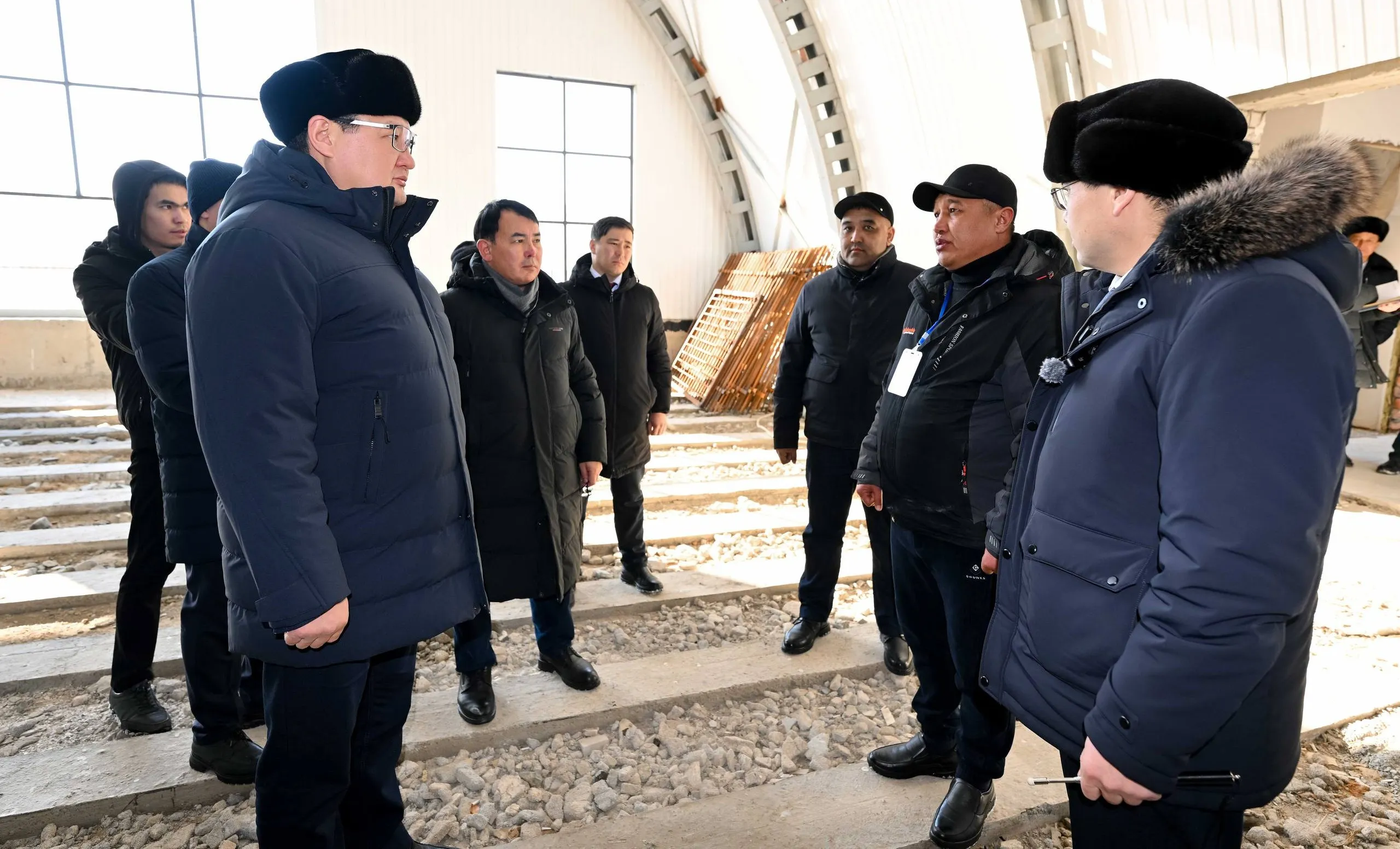 Берік Уәли Абай ауданында құрылысы аяқталмай жатқан нысандарда болды