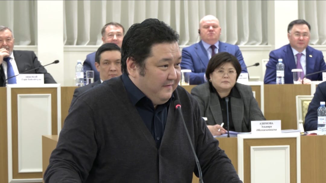 Марат Шибұтов жаңа Конституция туралы қауесетті, жорамалдар мен жалған ақапаратты жария түрде жоққа шығарды