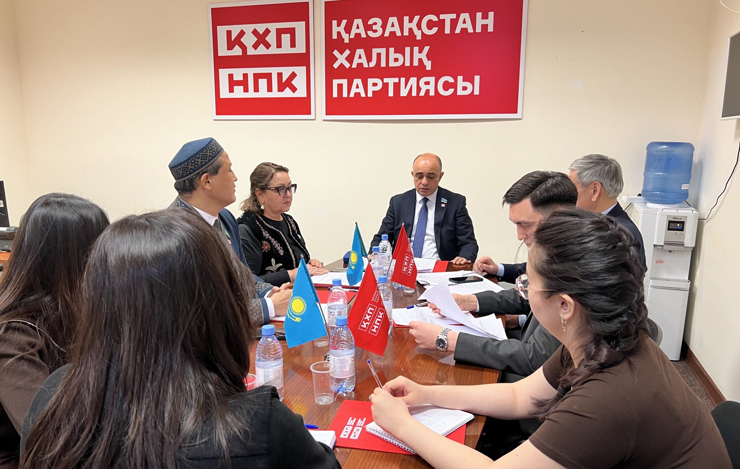 Қазақстан Халық партиясының БҚО филиалы Конституция жобасын талқылады