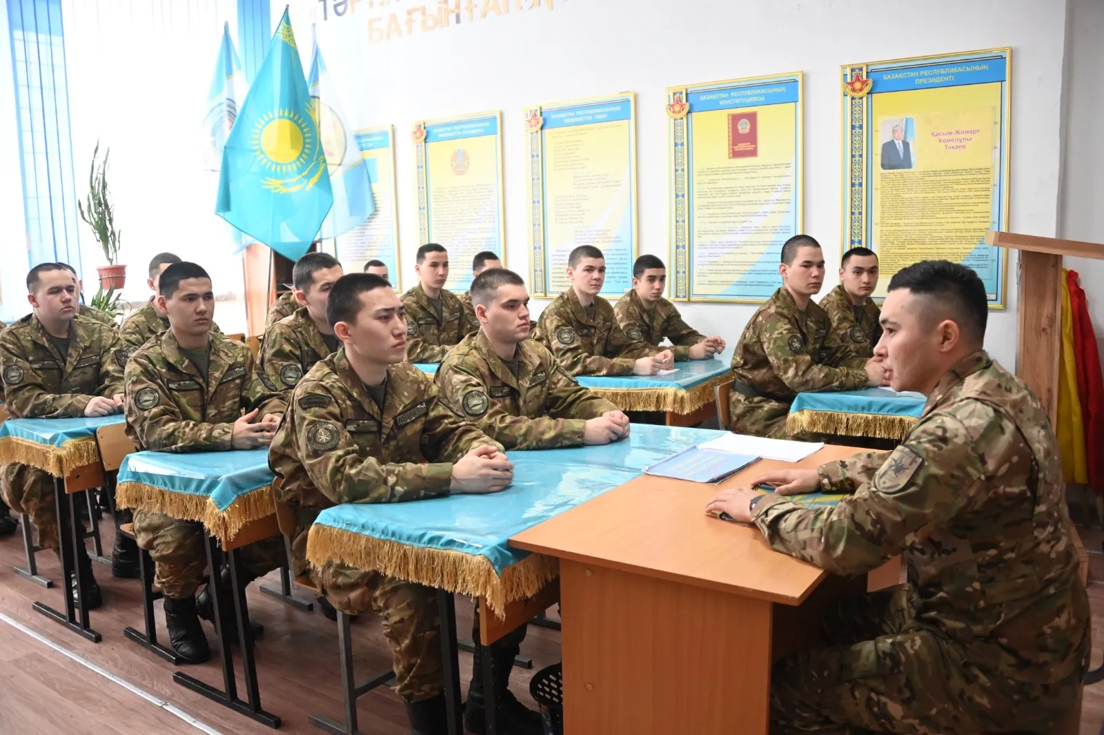 Әскери полиция қызметкерлері қызмет көрсетілетін гарнизонның әскери бөлімдерінде алдын алу шараларын жүргізеді