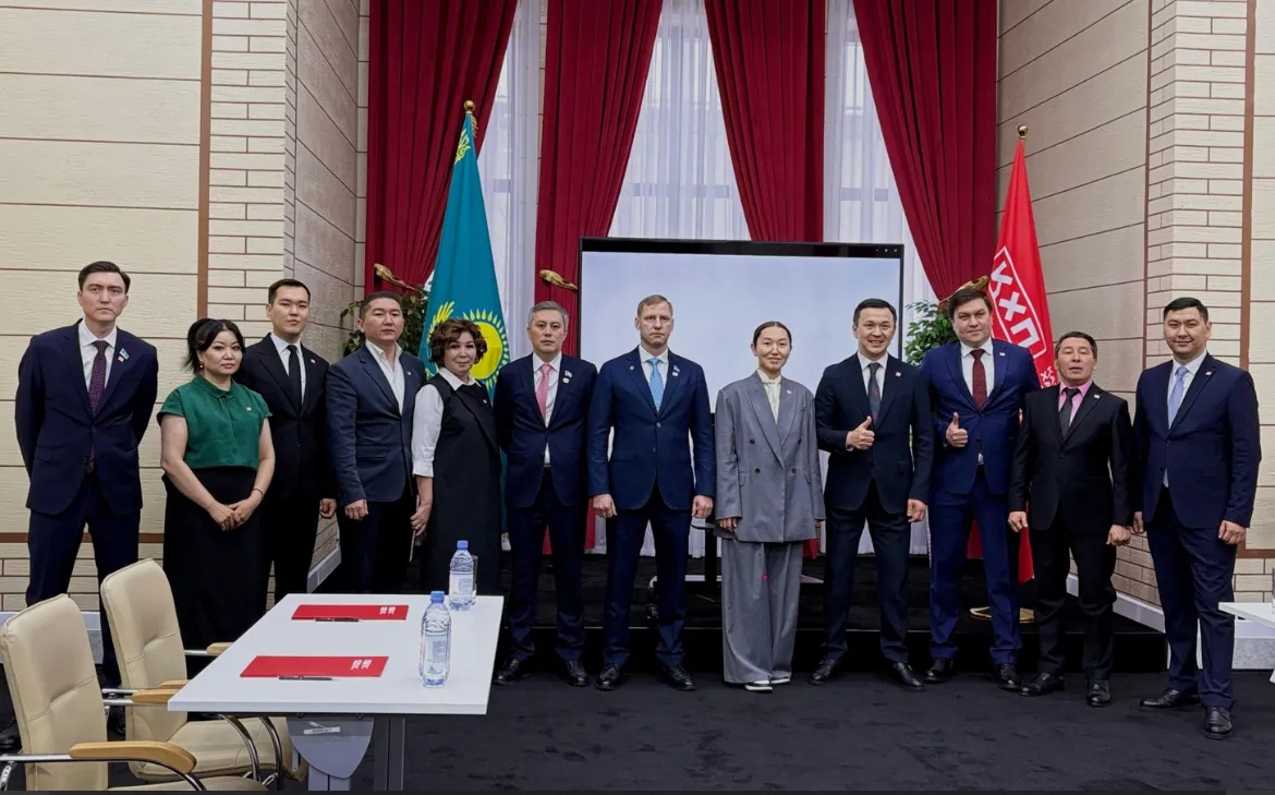 В центральном офисе НПК состоялись дебаты по проекту новой Конституции. 