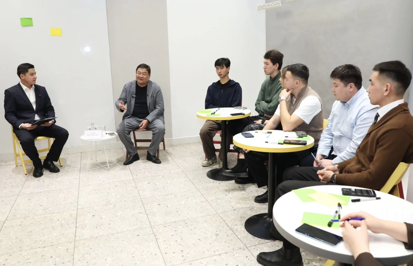 Алматы жастары жаңа Конституция жобасына қолдау білдірді