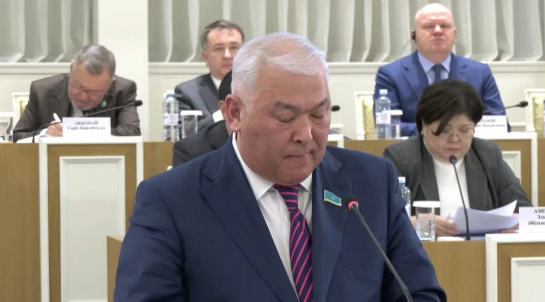 Мұрат Әбенов жаңа Конституция жобасы төңірегіндегі бірқатар қауесетті жоққа шығарды