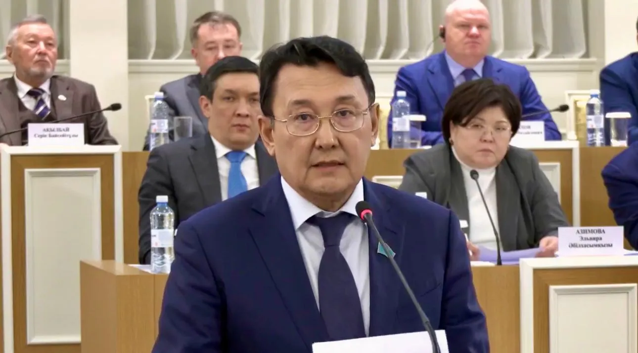 Председатель маслихата области Абай Шалкар Байбеков выступил на заседании Комиссии по конституционной реформе