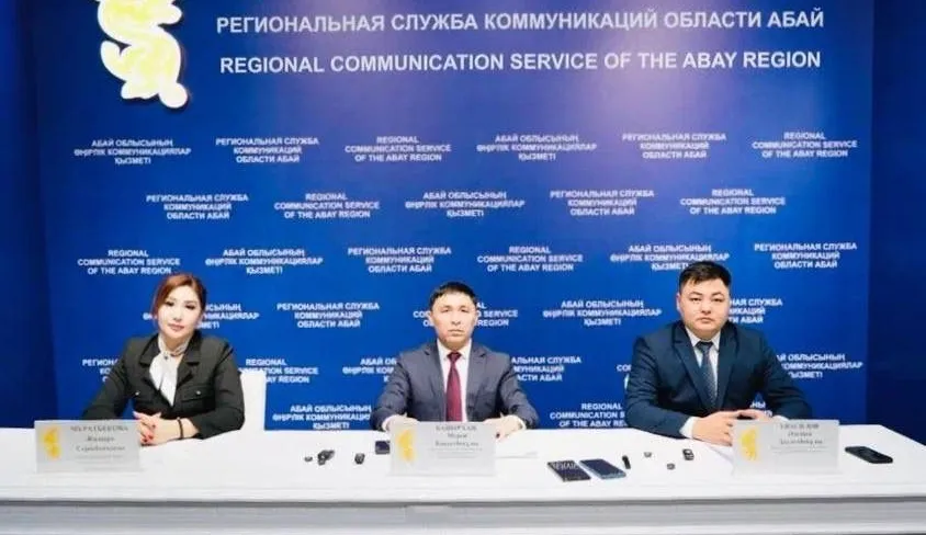 В Семее асфальт уложили на территориях 40 дворов