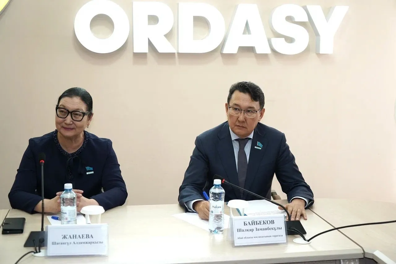 Педагогикалық колледжде жаңа конституция жобасы талқыланды