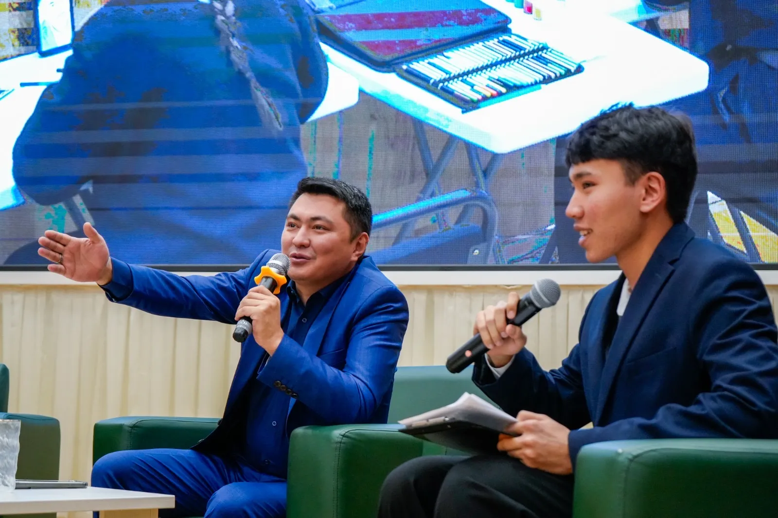 Семейлік зияткерлер Дәулет Мұқаевпен жүздесті