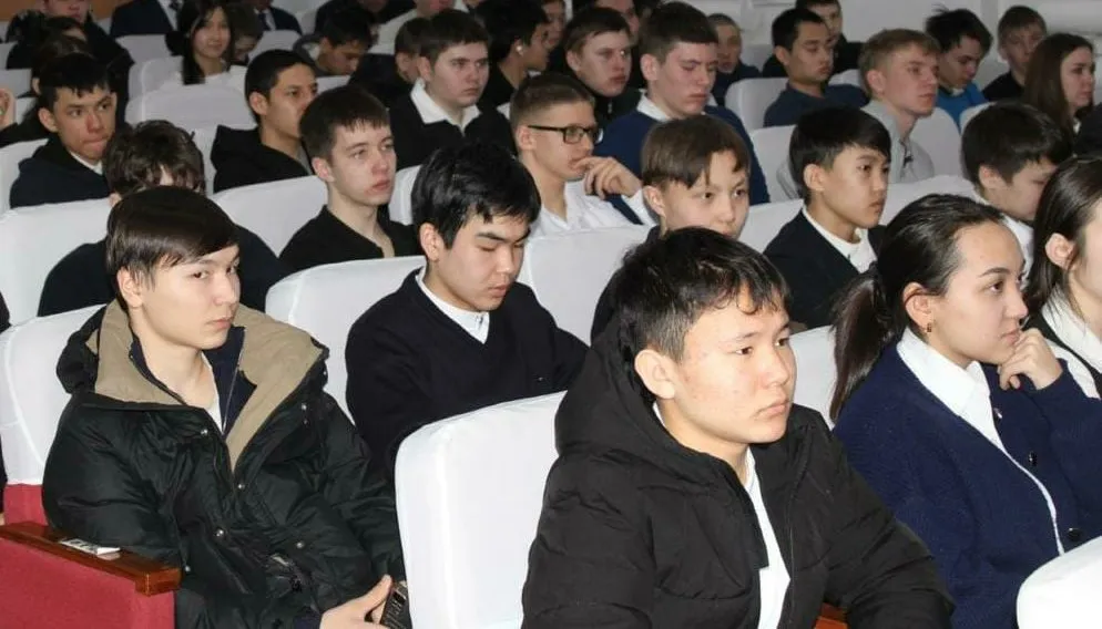 В районном филиале партии «AMANAT»  состоялось заседание молодежного крыла «Жастар рухы», посвященное обсуждению Конституционной реформы