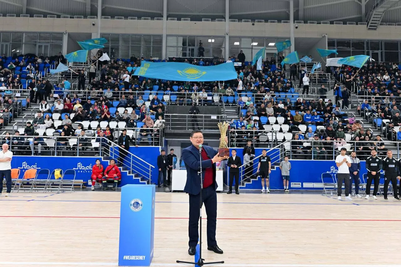 В Семее прошла акция в поддержку проекта новой Конституции