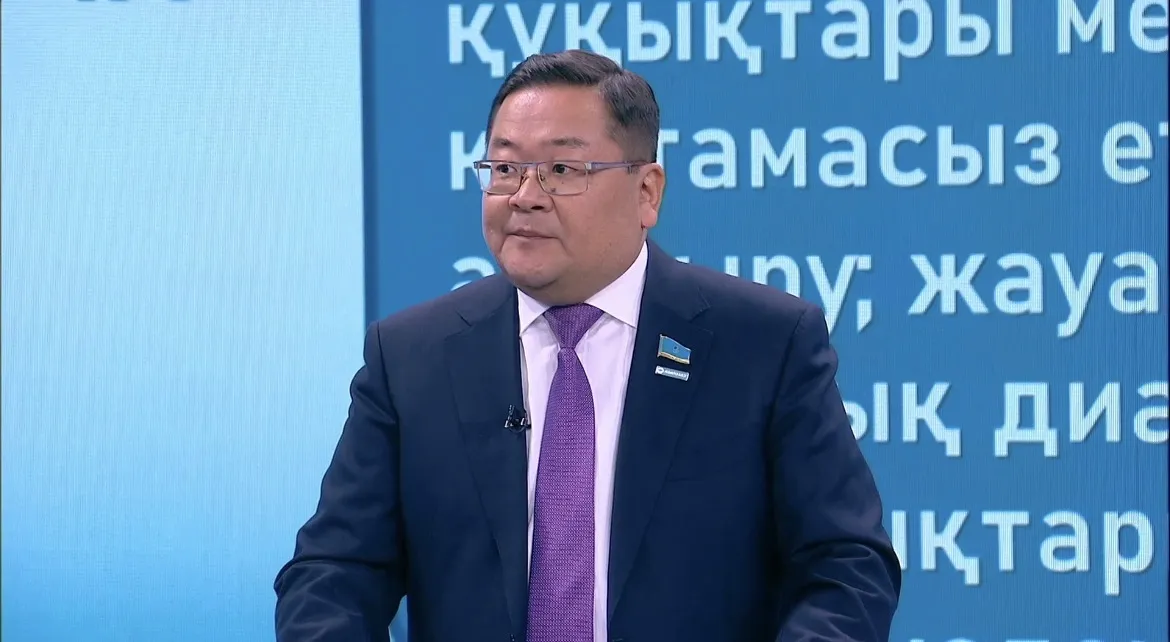 Айдос Сарым: Жаңа Конституцияның 3-бабы – мемлекеттік саясаттың негізгі тірегі