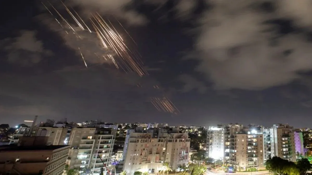 Иран Израильге қарсы зымырандық соққылардың жаңа толқынын бастады   