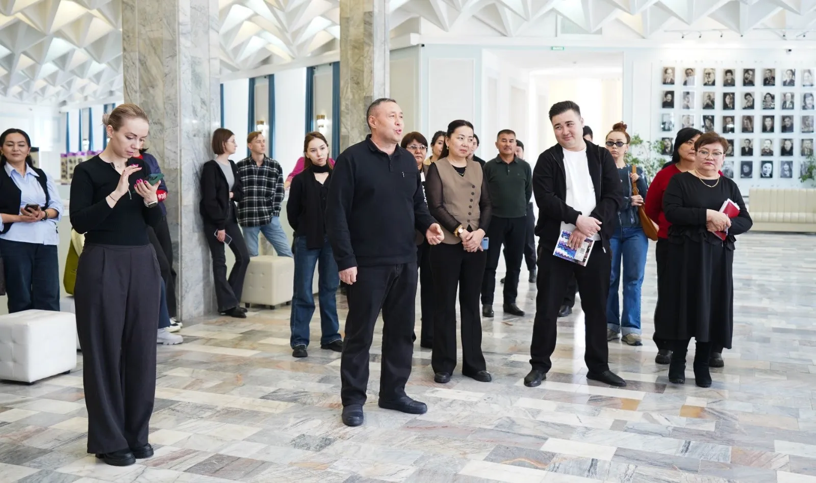 Новая Конституция и культура: залог духовной безопасности и национальной идентичности 