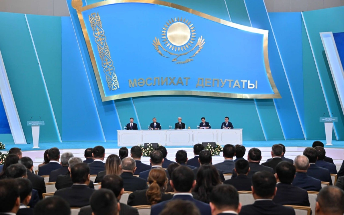 Президент қатысуымен мәслихат депутаттарының ІІІ республикалық форумы өтіп жатыр