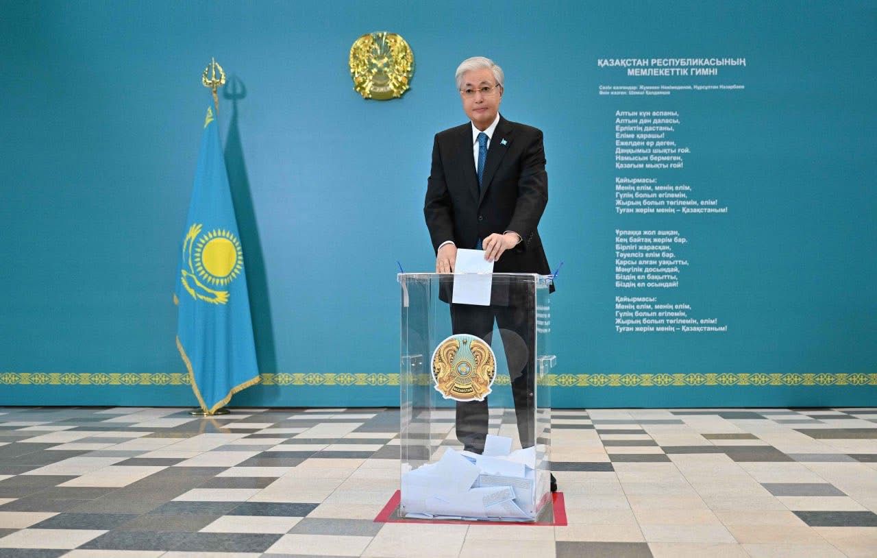 Президент Қасым-Жомарт Тоқаев республикалық референдумда дауыс берді