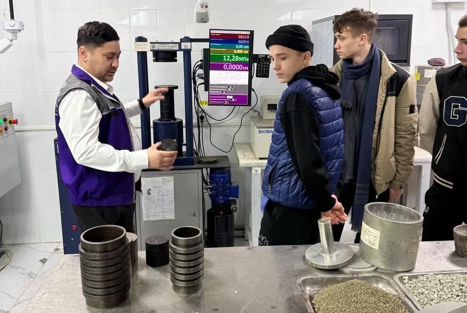 Абай облысында жол саласының мамандықтары насихатталды: №8 балалар үйінде Ашық есік күні өтті