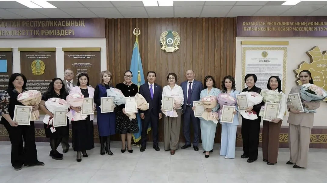 Абай облысында белсенді азаматтарға Президент атынан Алғыс хаттар табысталды