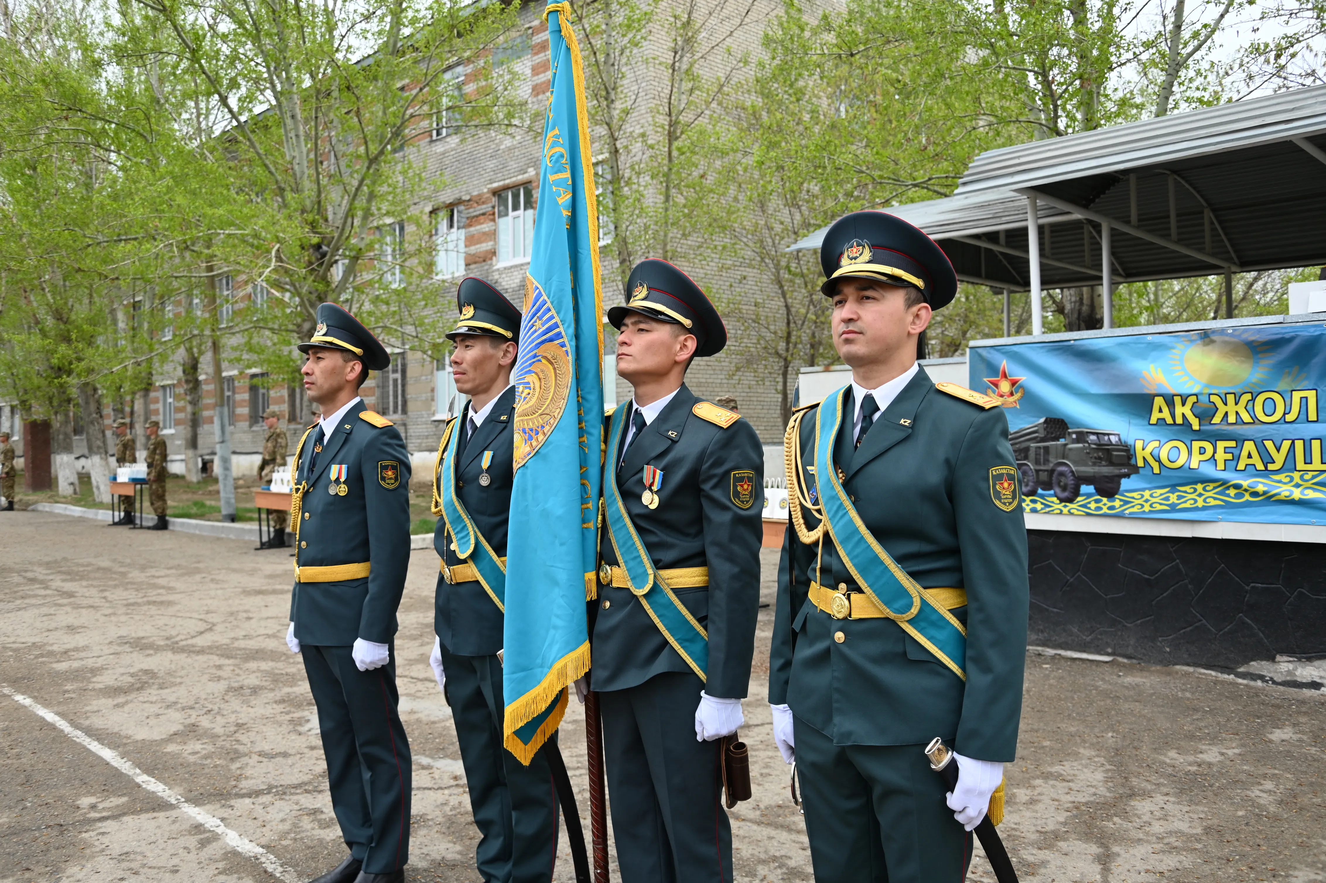 Абай гарнизонында мерзімді қызметін өтеген сарбаздарға құрмет көрсетілді