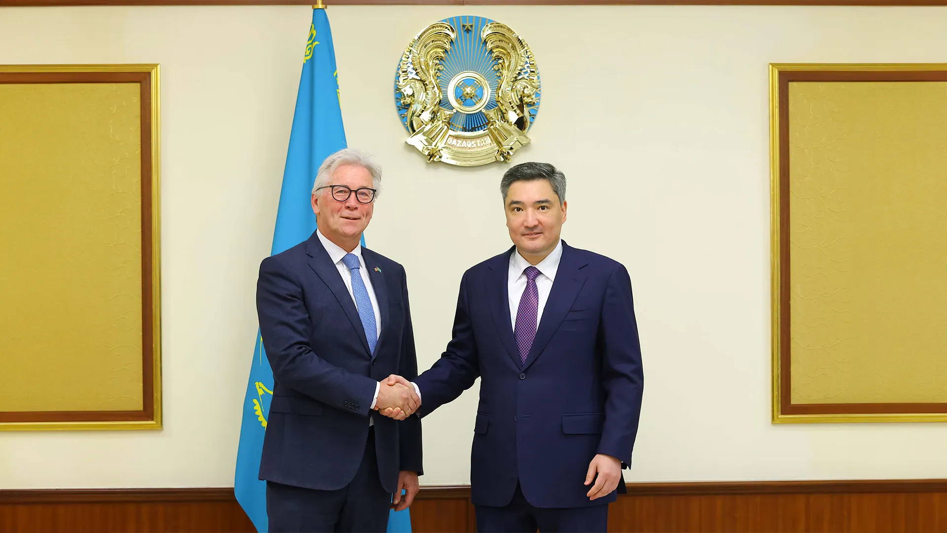 Олжас Бектенов Air Products басшылығымен газ химиясы және өнеркәсіп технологиялары саласындағы ынтымақтастықты талқылады