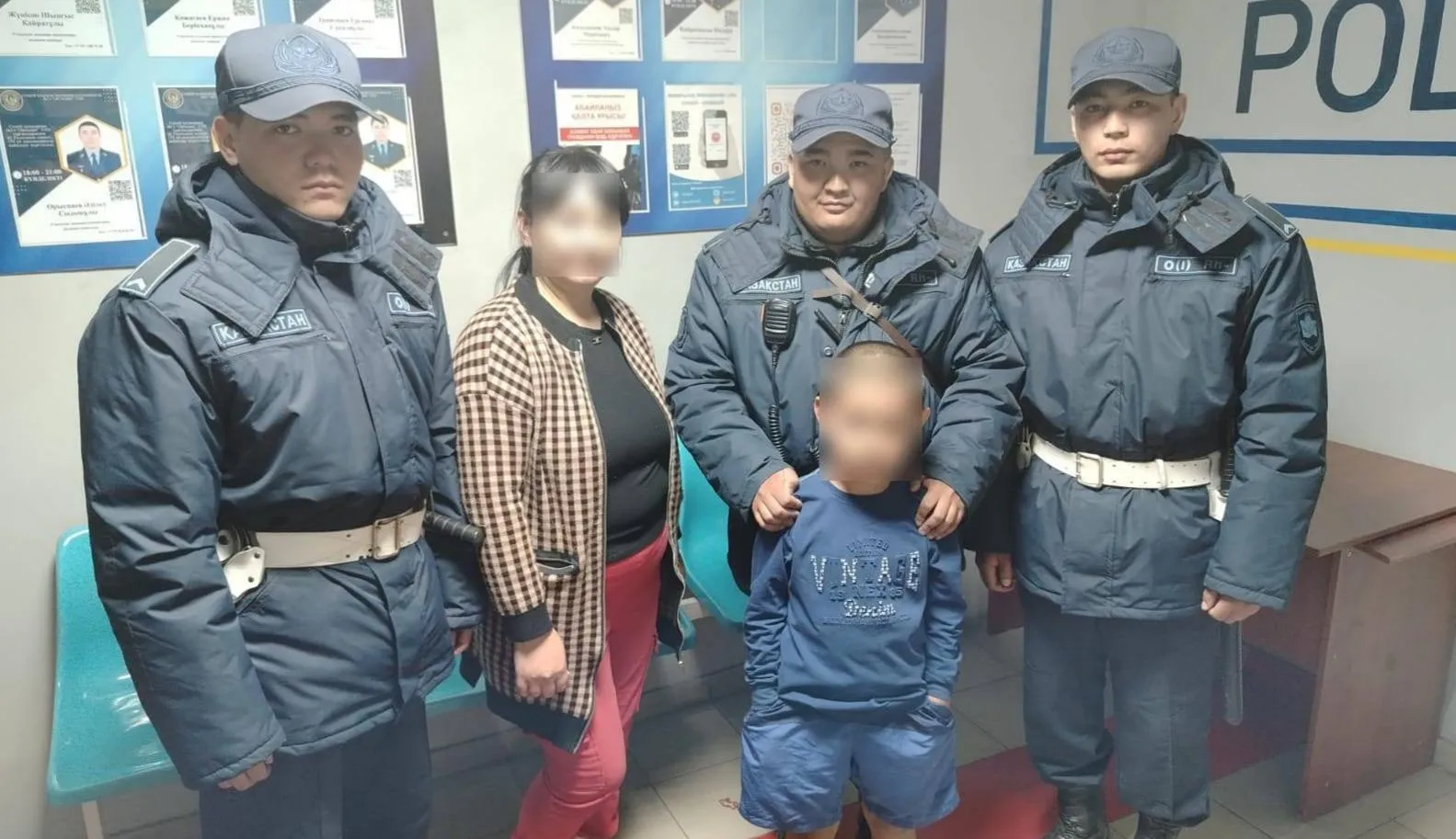 В Семее военнослужащие Нацгвардии помогли потерявшемуся ребёнку