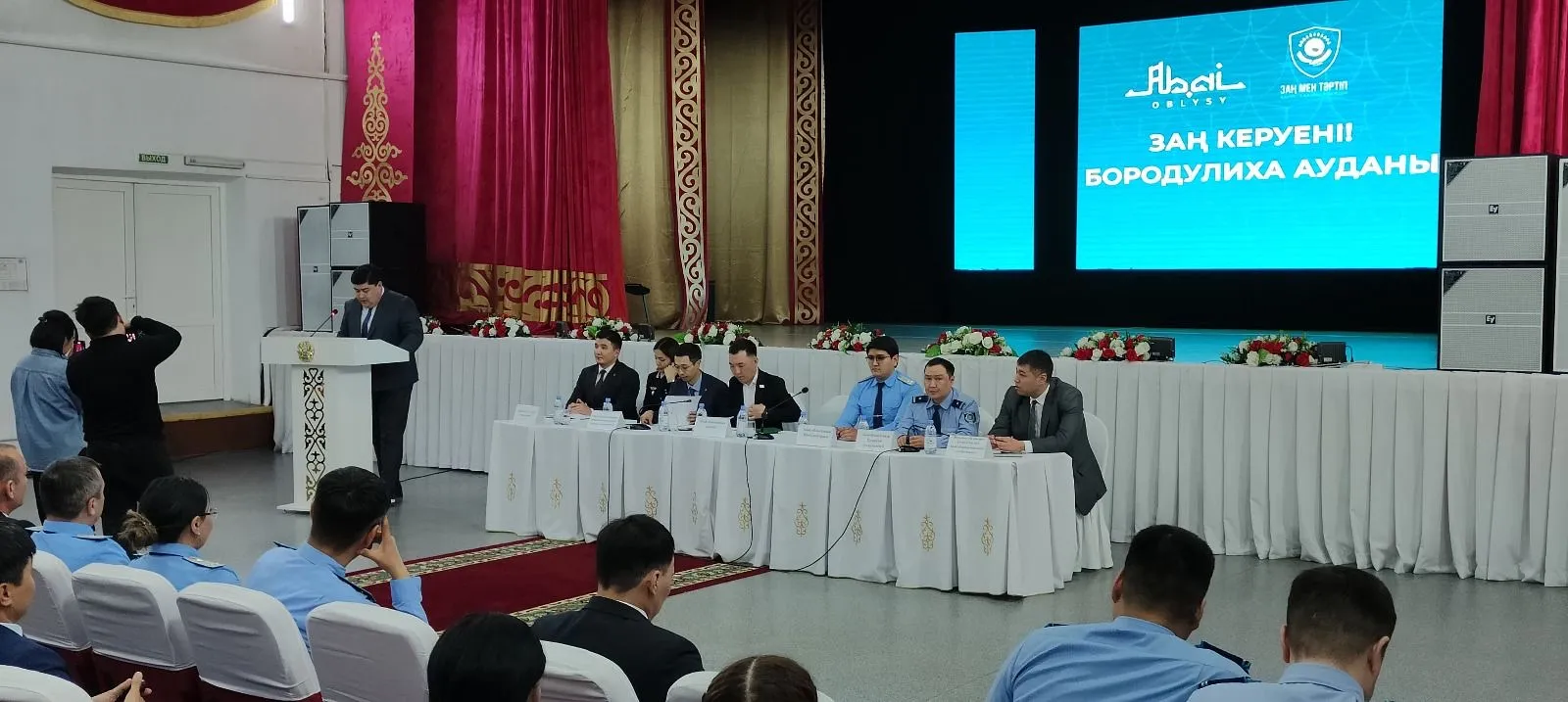 «Заң керуені» Бородулиха ауданында: тұрғындар құқық қорғау органдарымен кездесті