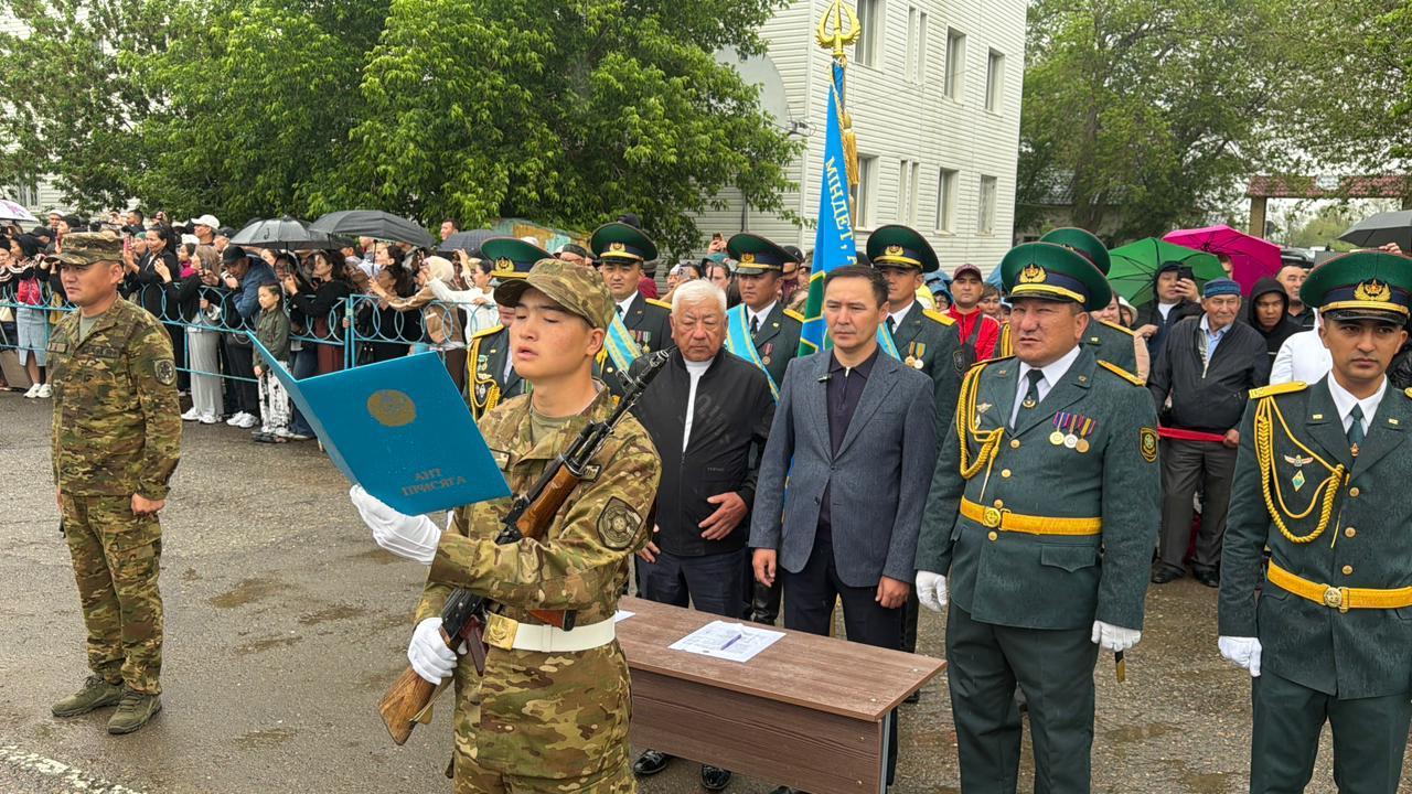 Абай ауданы Мақаншы ауданында жас шекарашылардың Әскери ант қабылдау рәсімі өтті.