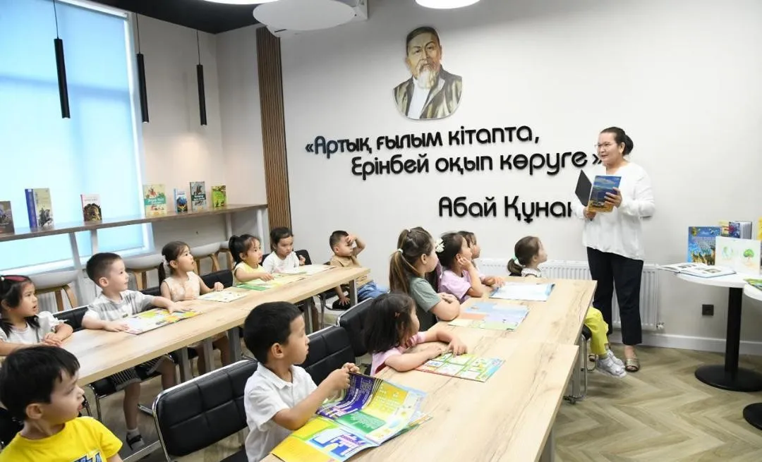 Экочас провели в столичной библиотеке для дошколят
